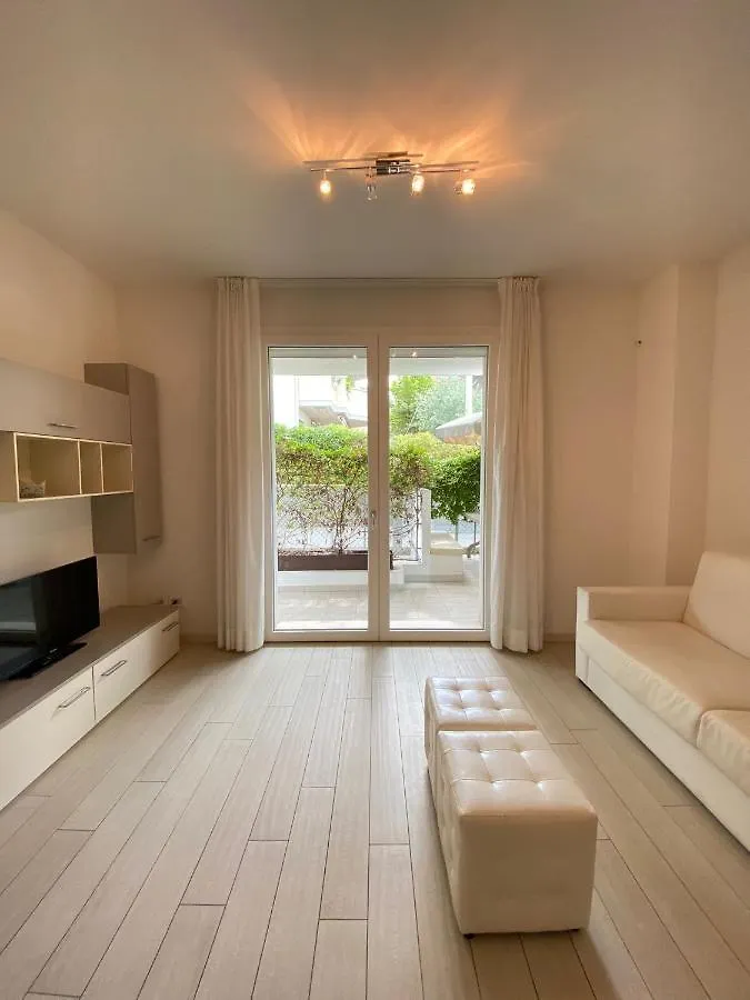 Piano Terra Con Corte Via Pilo - Abissinia Apartment Riccione