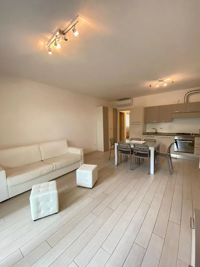 Piano Terra Con Corte Via Pilo - Abissinia Apartment Riccione