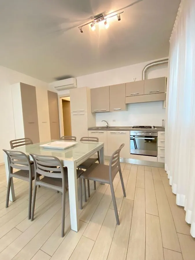 Piano Terra Con Corte Via Pilo - Abissinia Apartment Riccione Italy